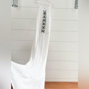 Boho Maxi Dress - Lightweight White With
Dark Navy Details - Size Small